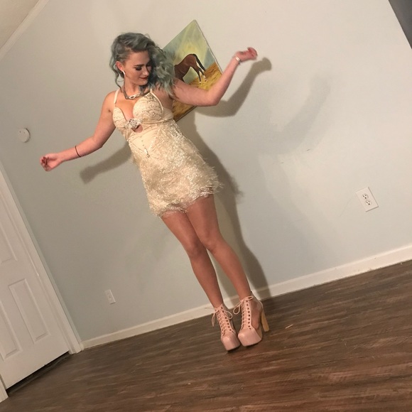 Meet your Posher, Momo - Picture 5 of 6